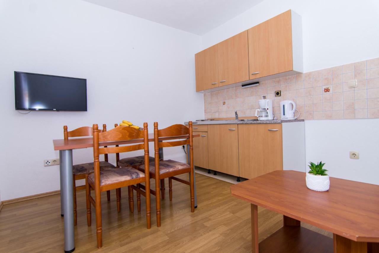 Apartments Jozic Seget Vranjica Exterior photo