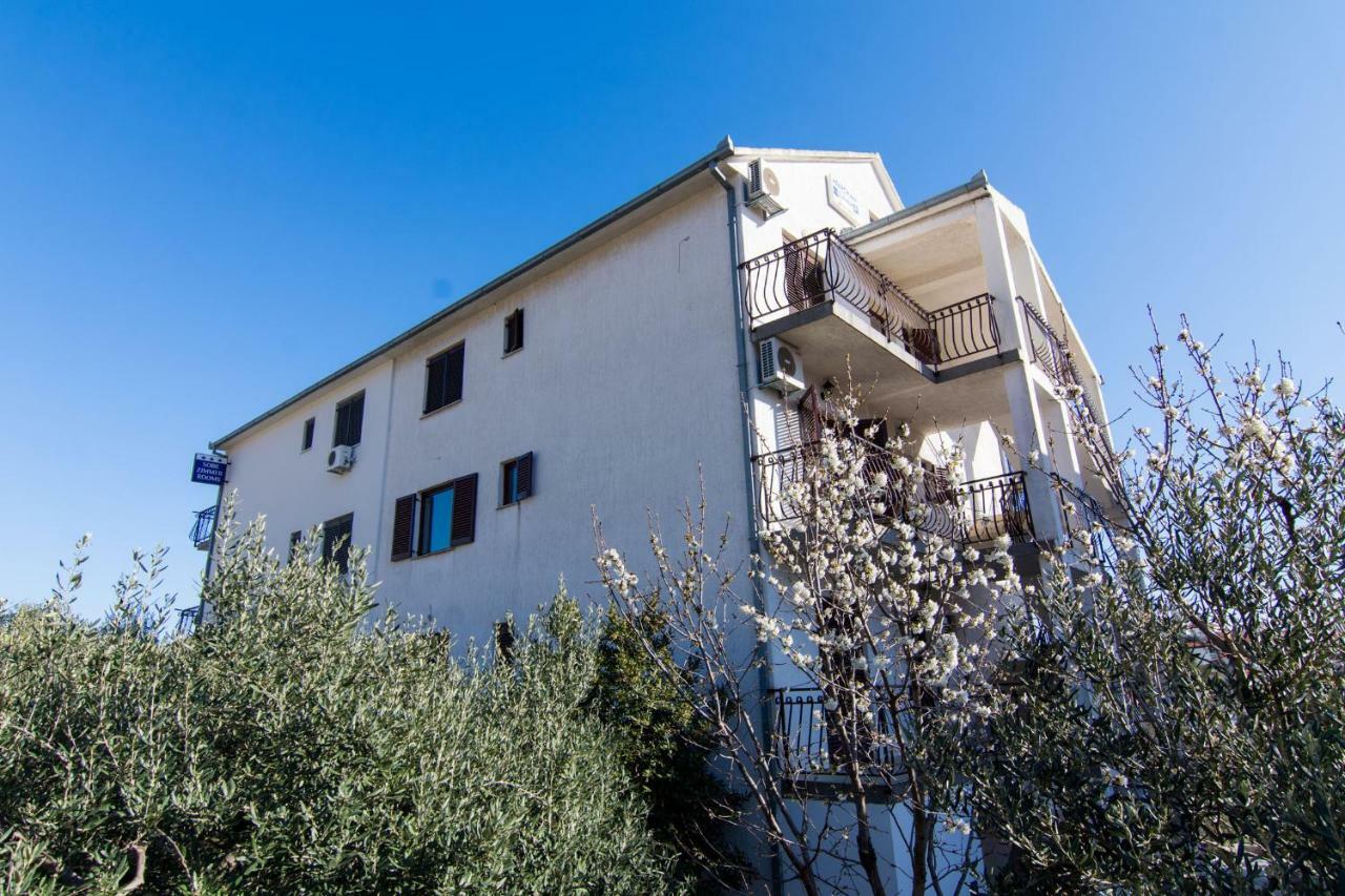 Apartments Jozic Seget Vranjica Exterior photo