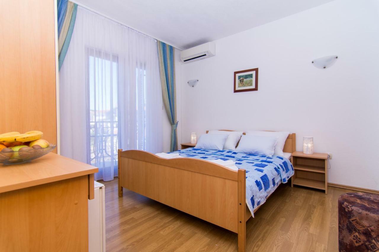 Apartments Jozic Seget Vranjica Exterior photo